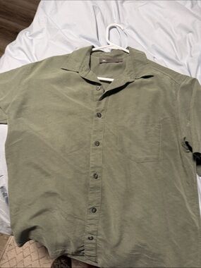 REI Olive Green Short-Sleeve Button-Down Shirt